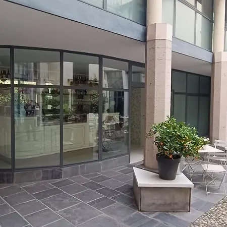 Carducci B&B 코모