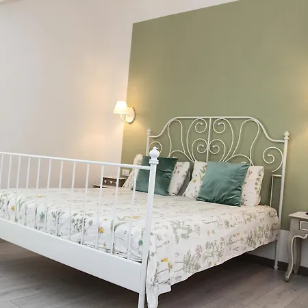 Carducci B&B 코모