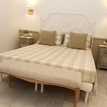 Carducci Bed and Breakfast Όπως