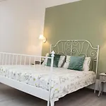 Carducci Bed and Breakfast Όπως